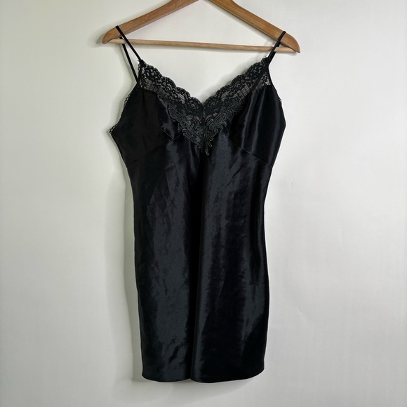 Vintage 90s Victoria's Secret Black Lace Slip Dress size Medium - Picture 1 of 9